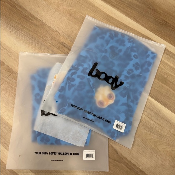 Electric Blue Leopard Print Body by Raven Tracy - Picture 6 of 6